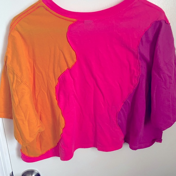 Wild Fable Color block cropped Tee in women’s Large - Picture 2 of 3